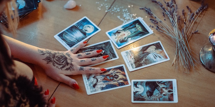 Ás de Ouros Significado No Tarot - Amor, Dinheiro, Saúde e Mais - TarotFarm, PDF, Tarô